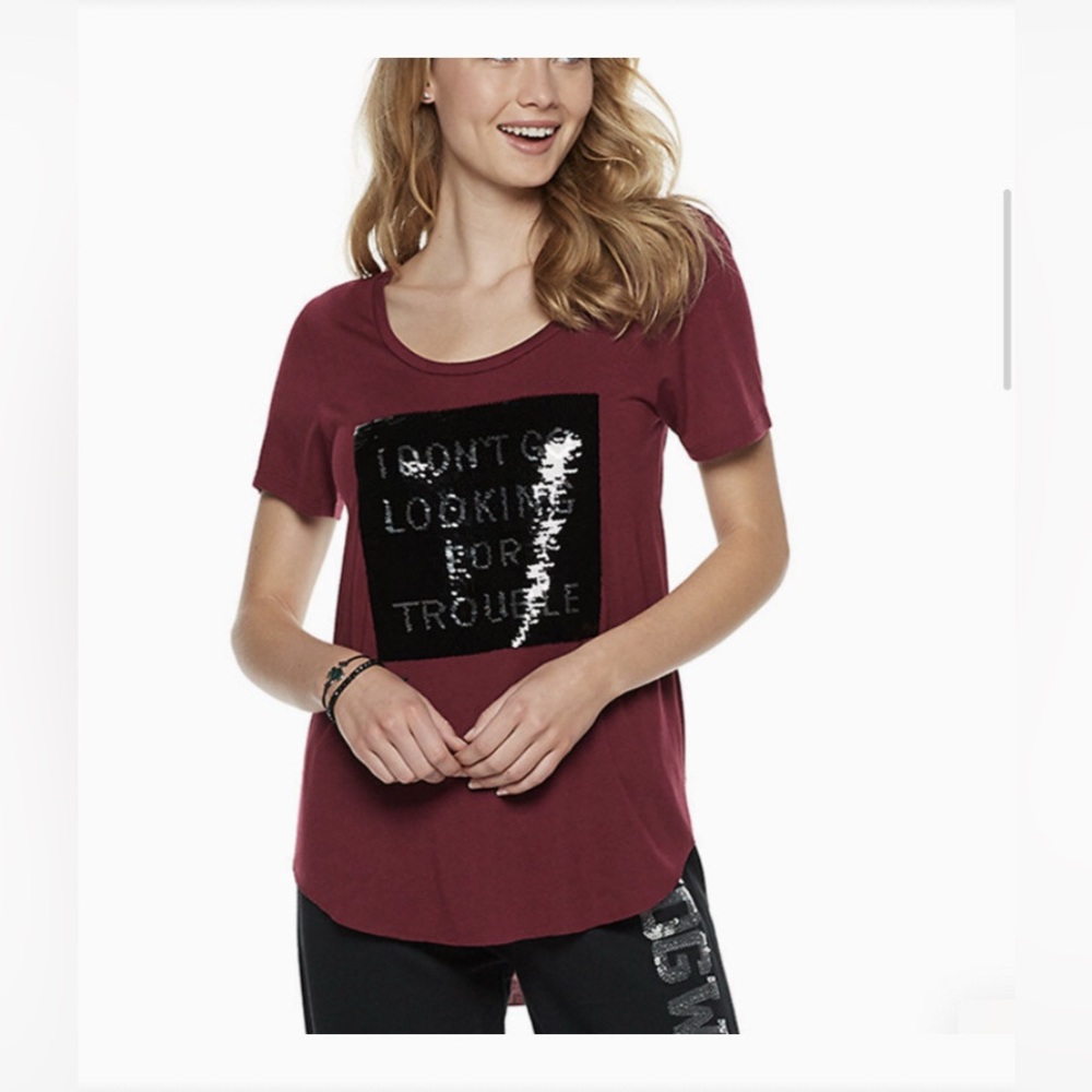 HARRY POTTER "TROUBLE USUALLY FINDS ME" SEQUINED T-SHIRT SIZE small